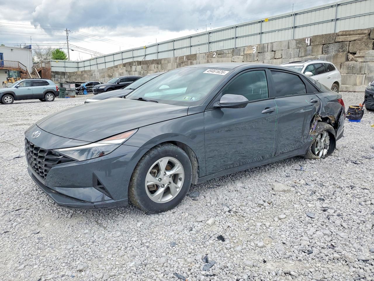 Salvage Hyundai ELANTRA Image