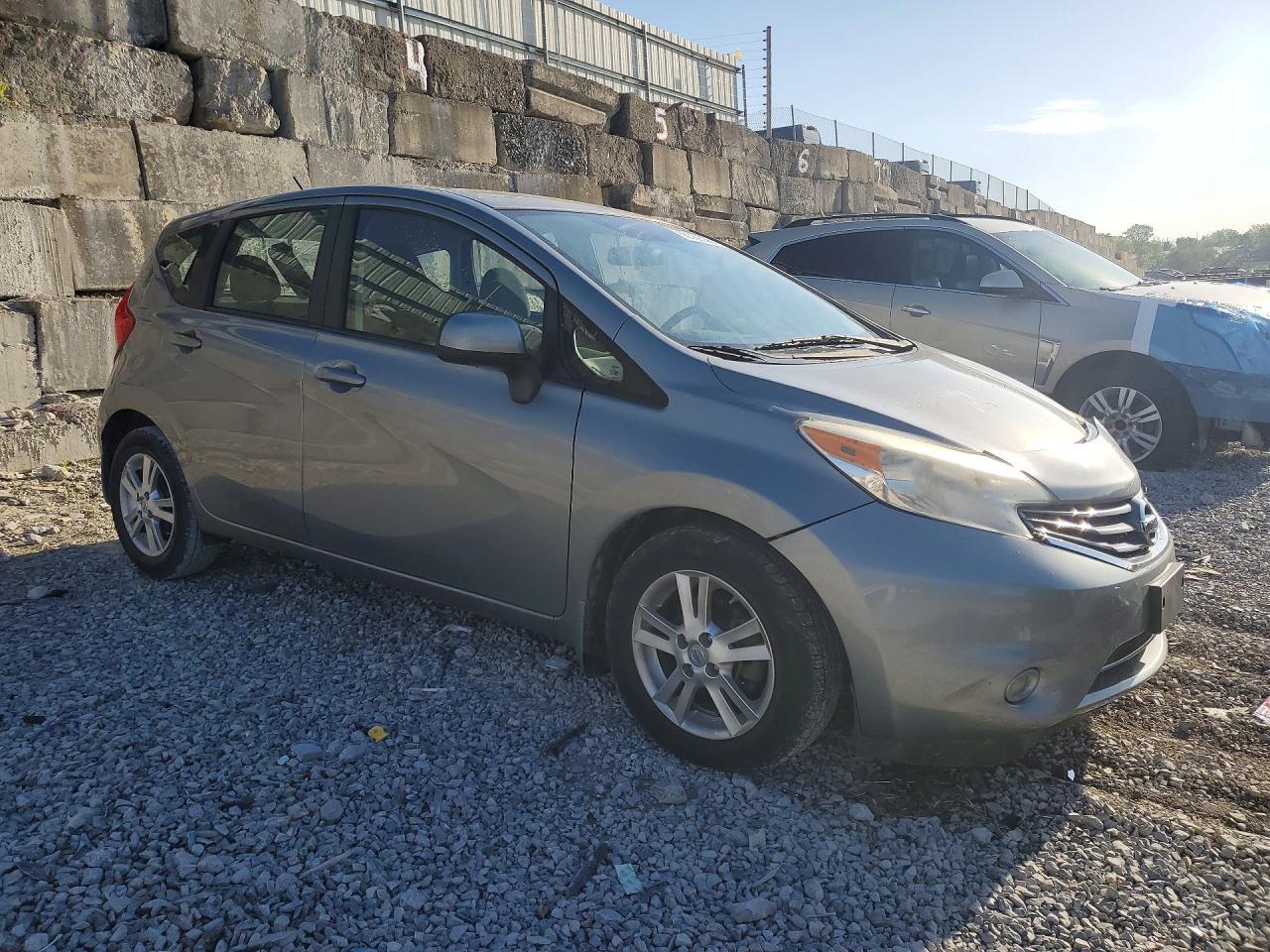 Nissan Versa Sv