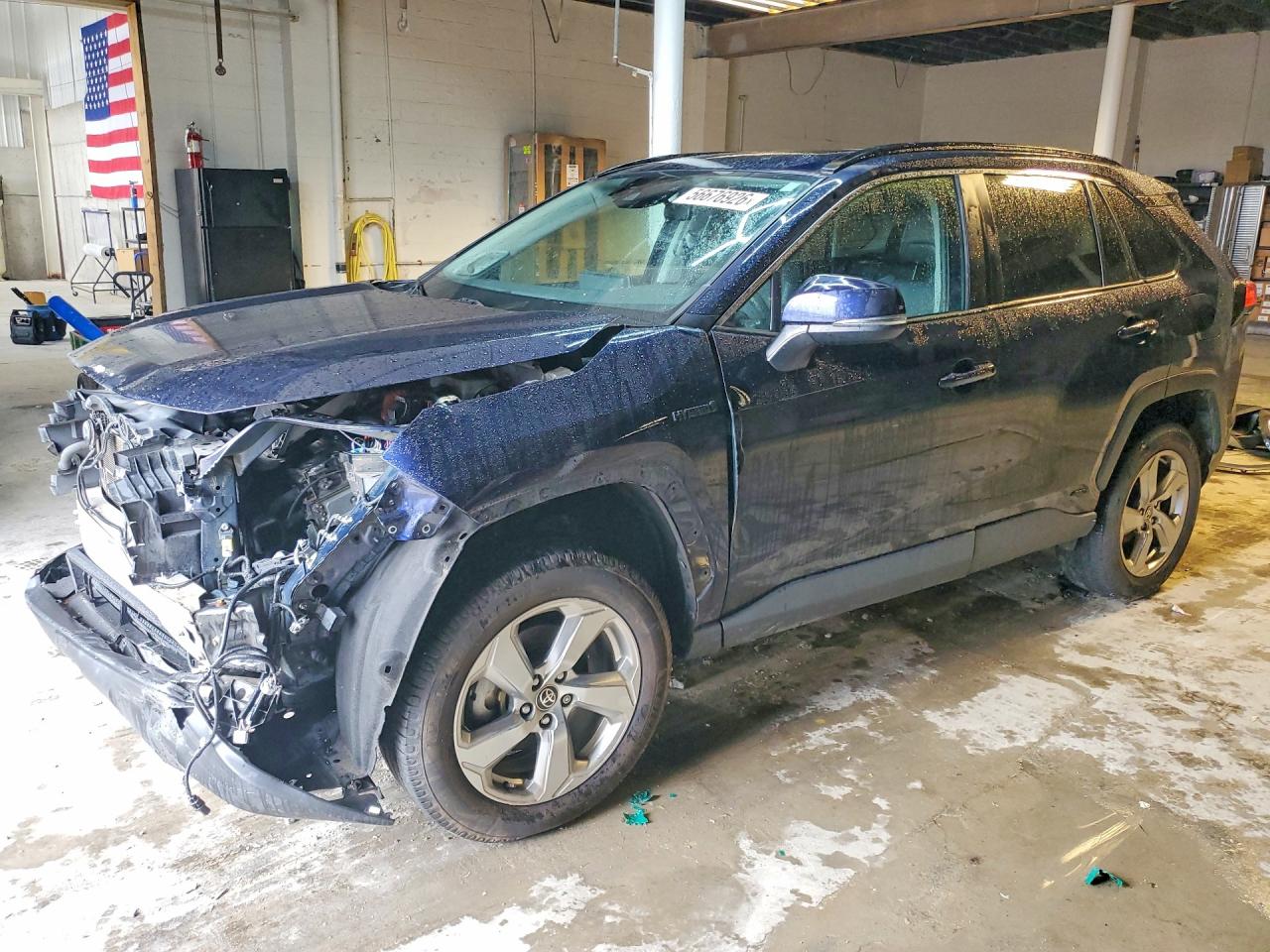 Salvage Toyota RAV4 Image
