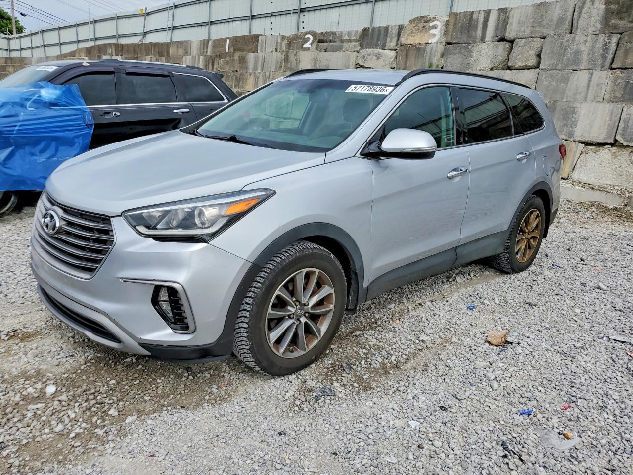 Salvage Hyundai SANTA FE Image