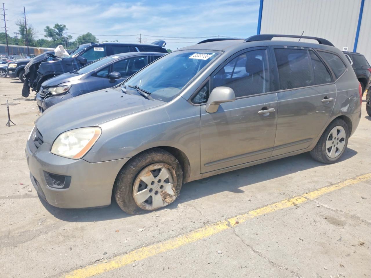 Salvage Kia Rondo Image