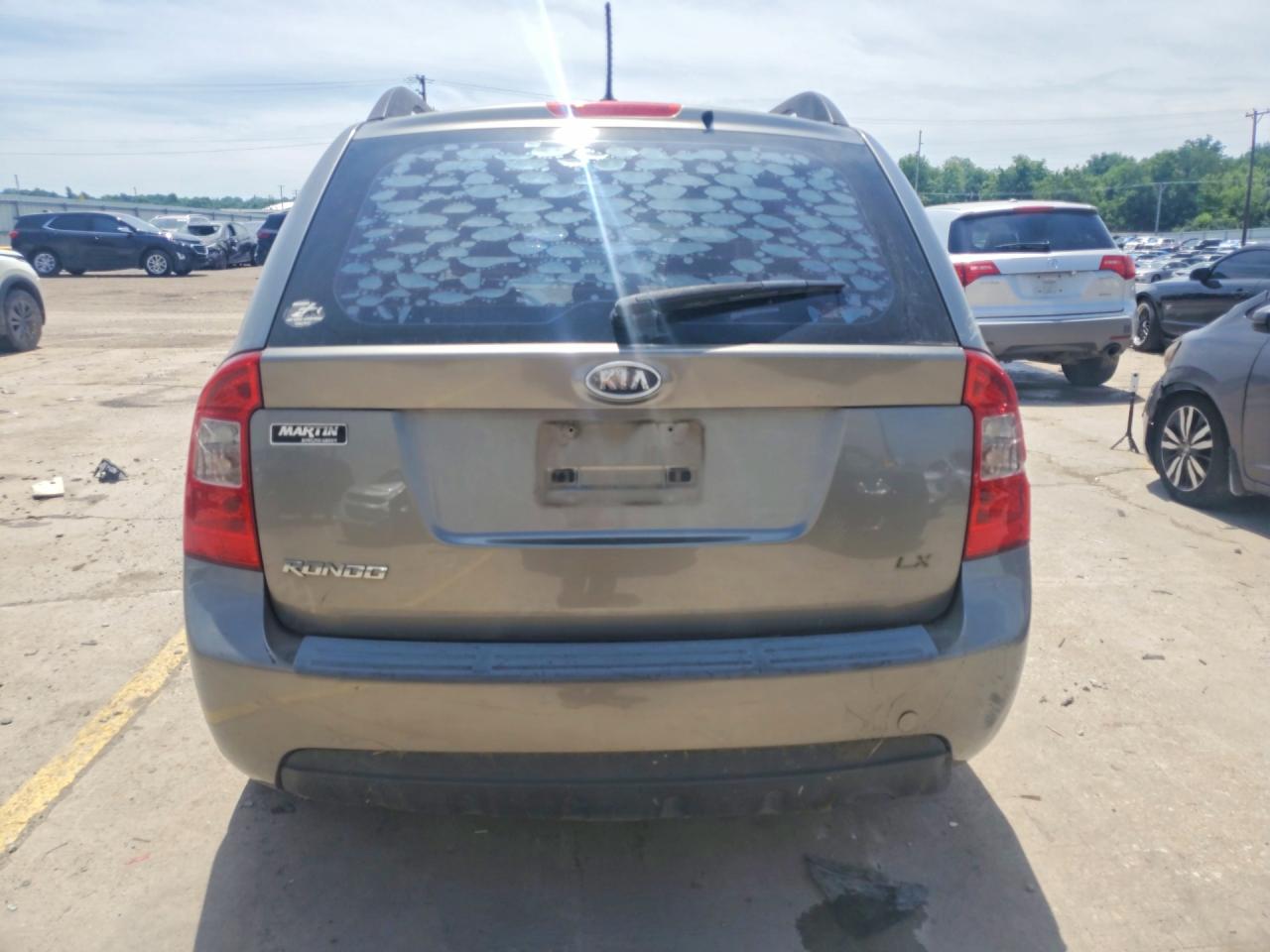Kia Rondo Base