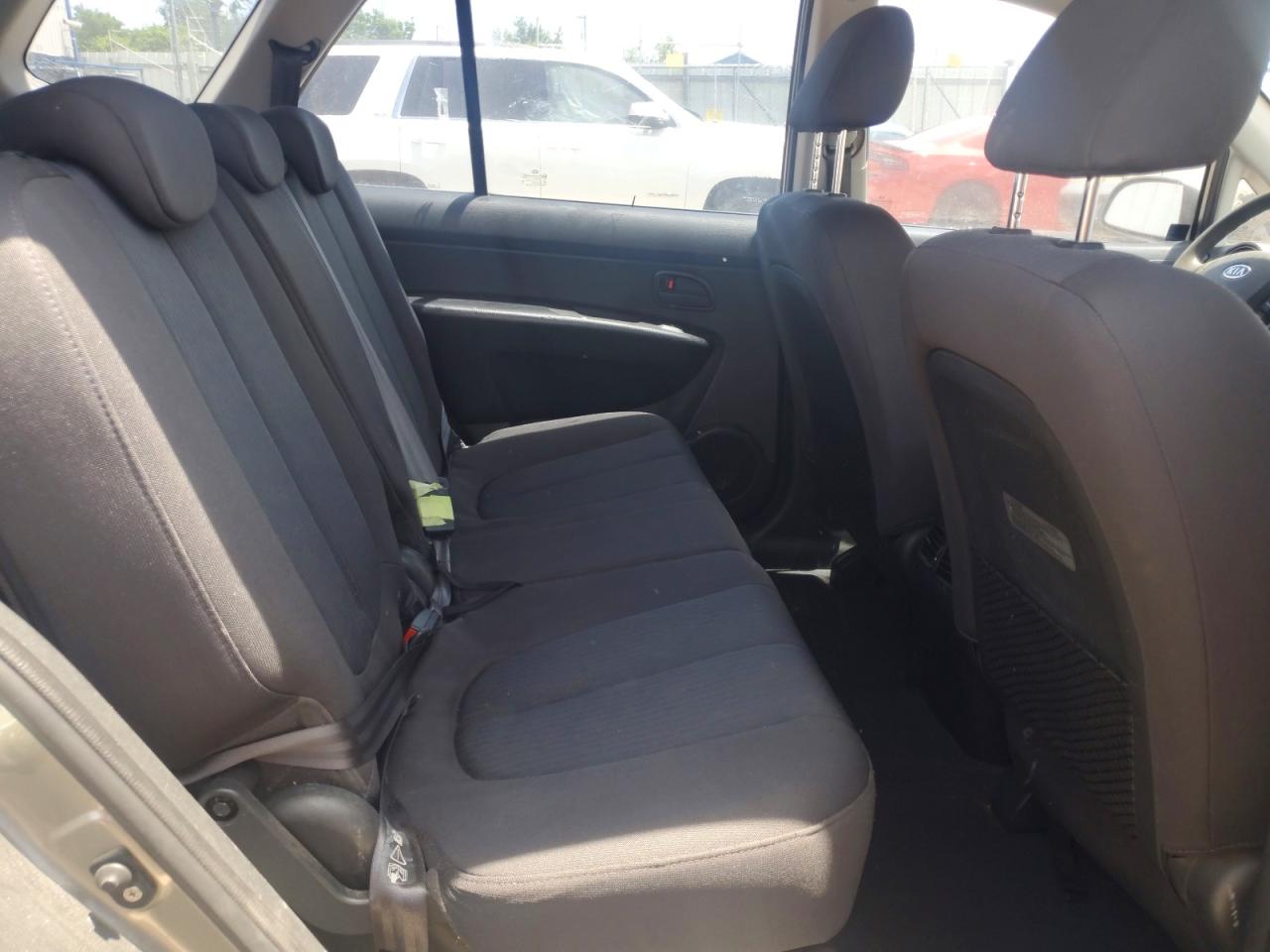 Kia Rondo Base