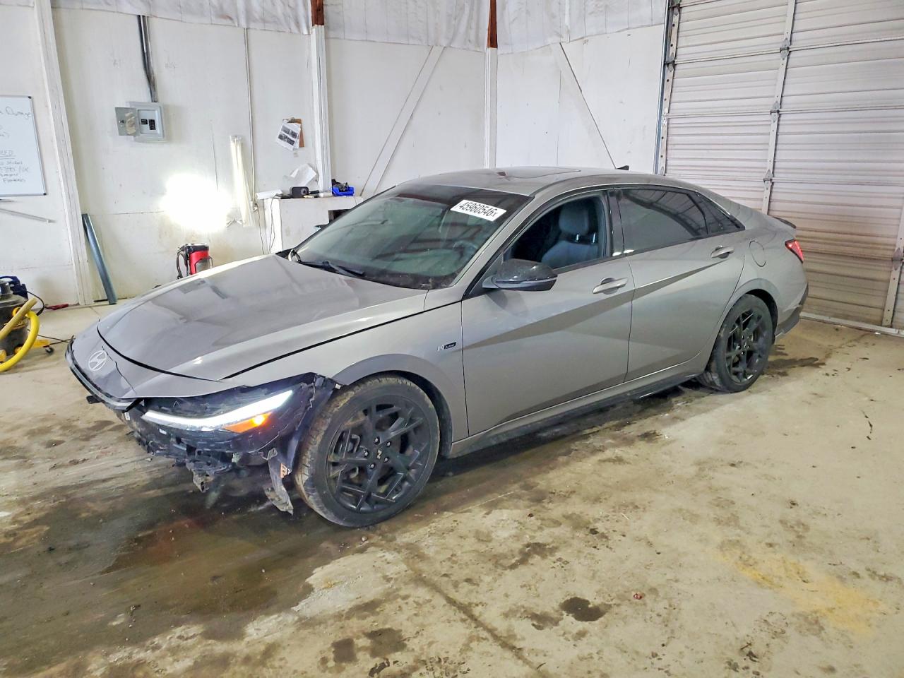 Salvage Hyundai ELANTRA Image