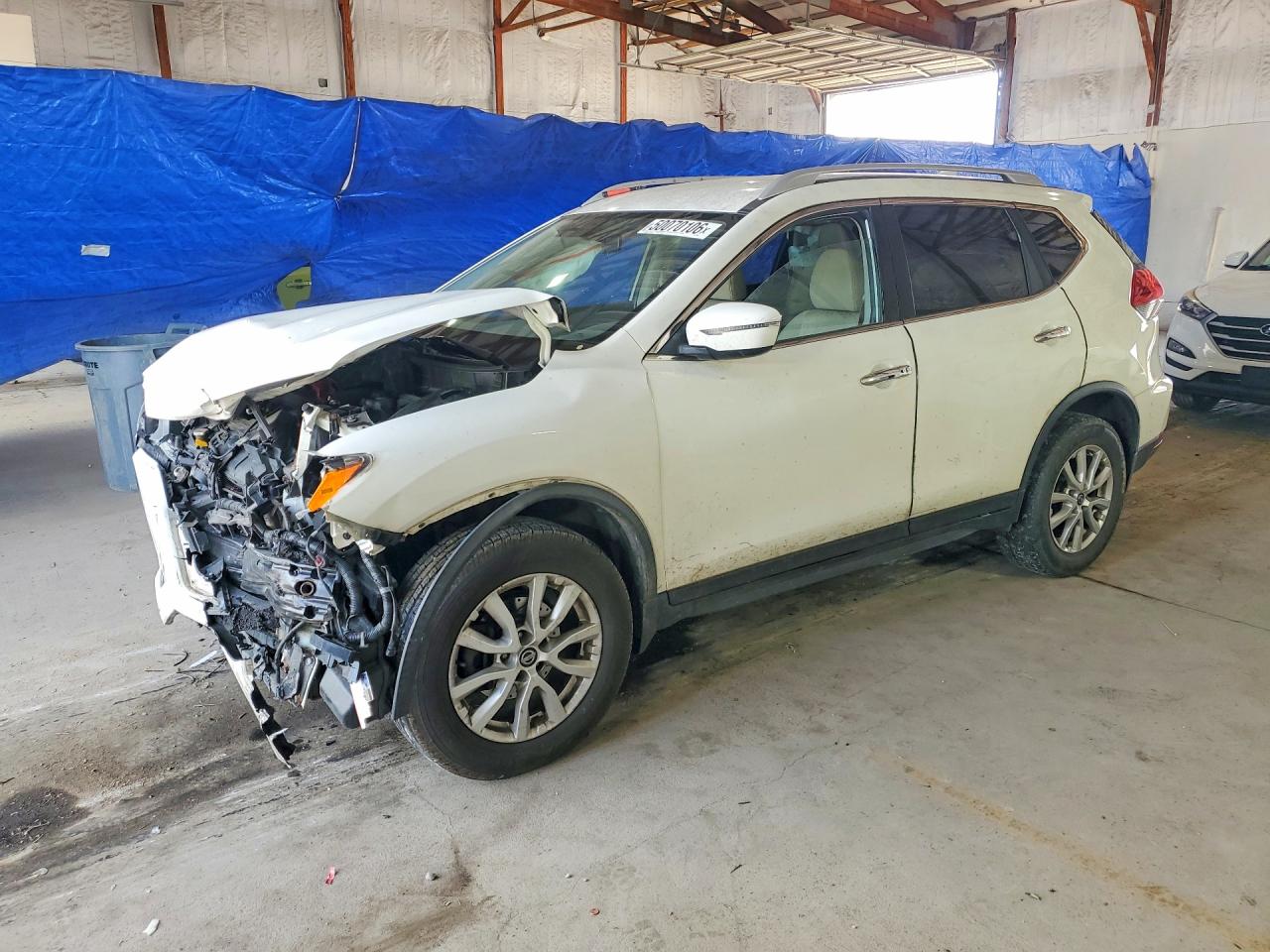 Salvage Nissan Rogue Image