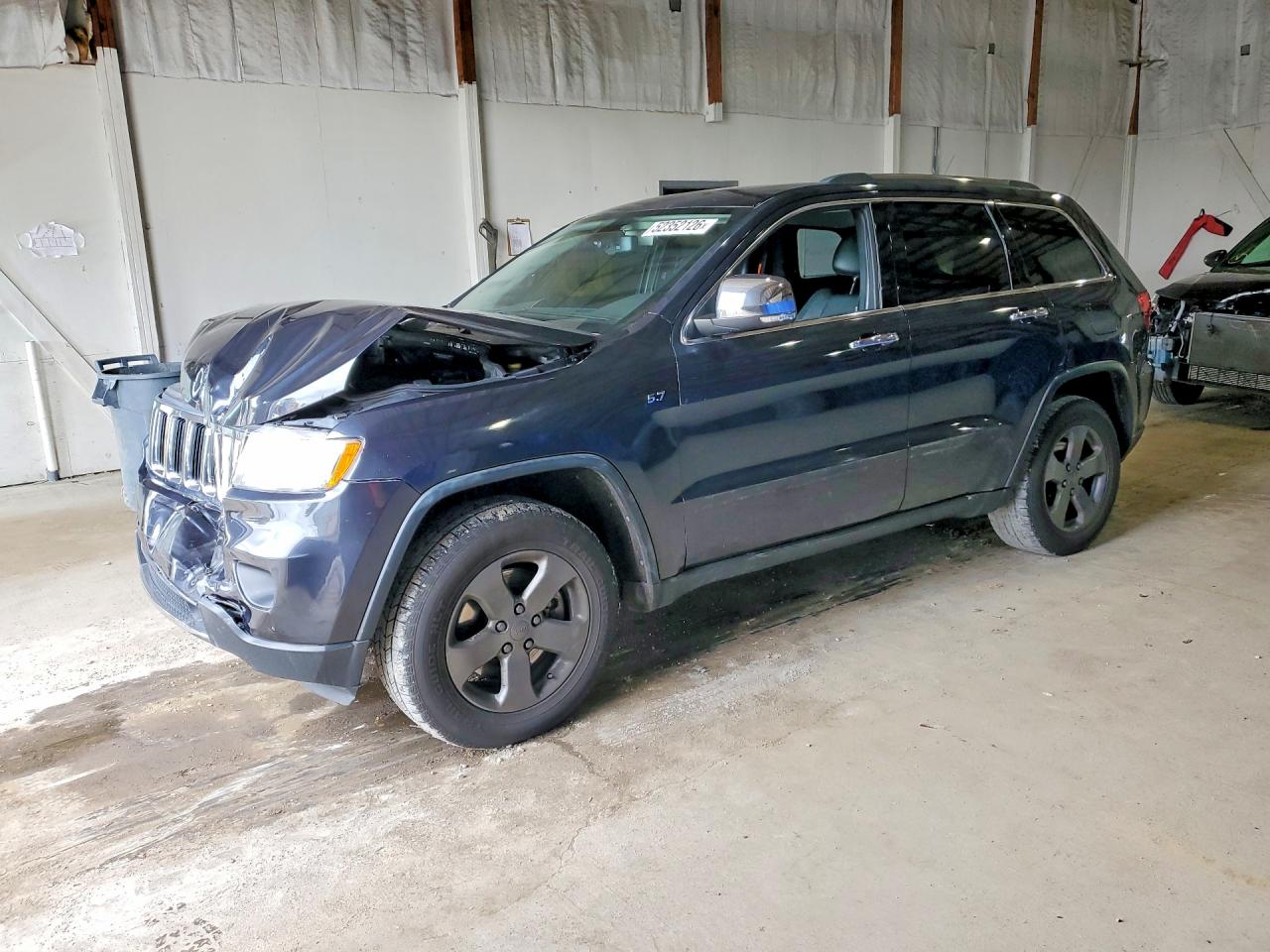 Salvage Jeep Cherokee Image