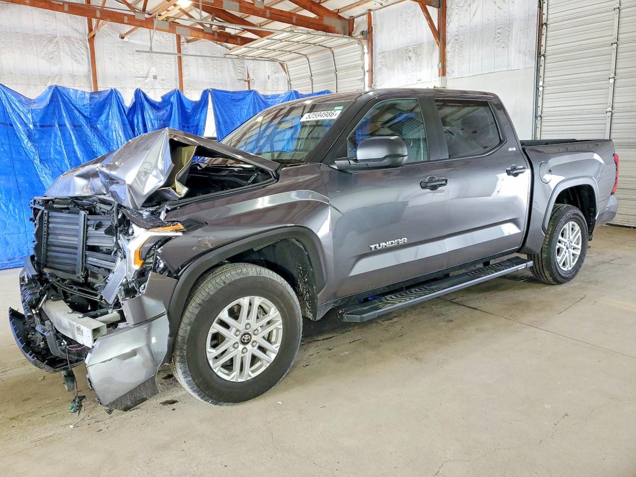 Salvage Toyota Tundra Image