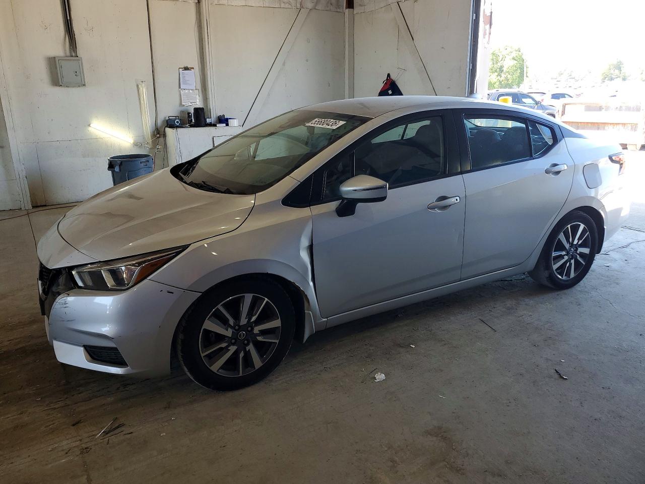 Salvage Nissan Versa Image