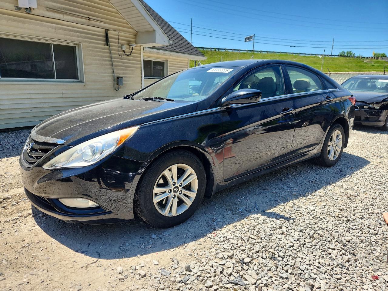 Salvage Hyundai SONATA Image