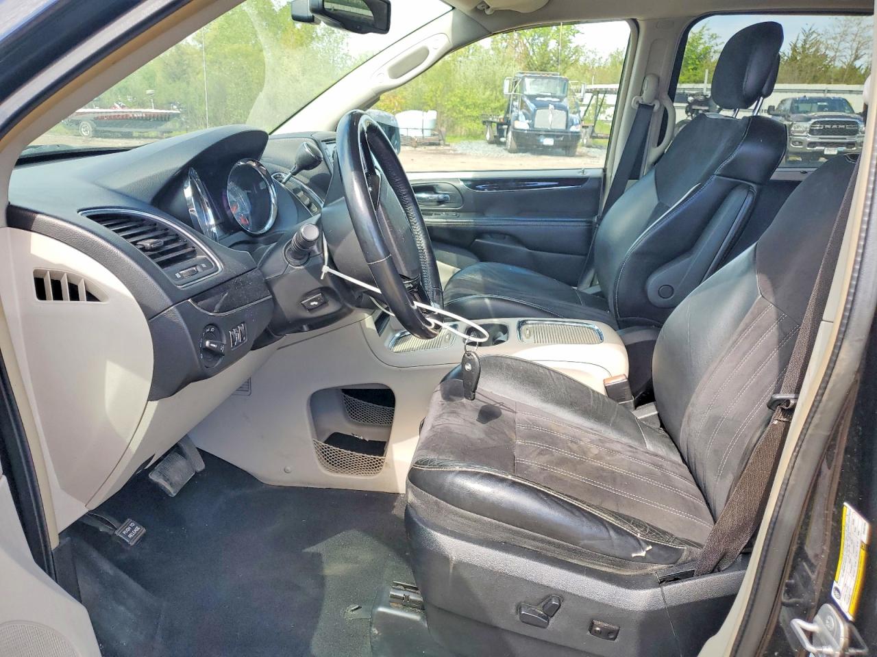 Chrysler Minivan Touring L