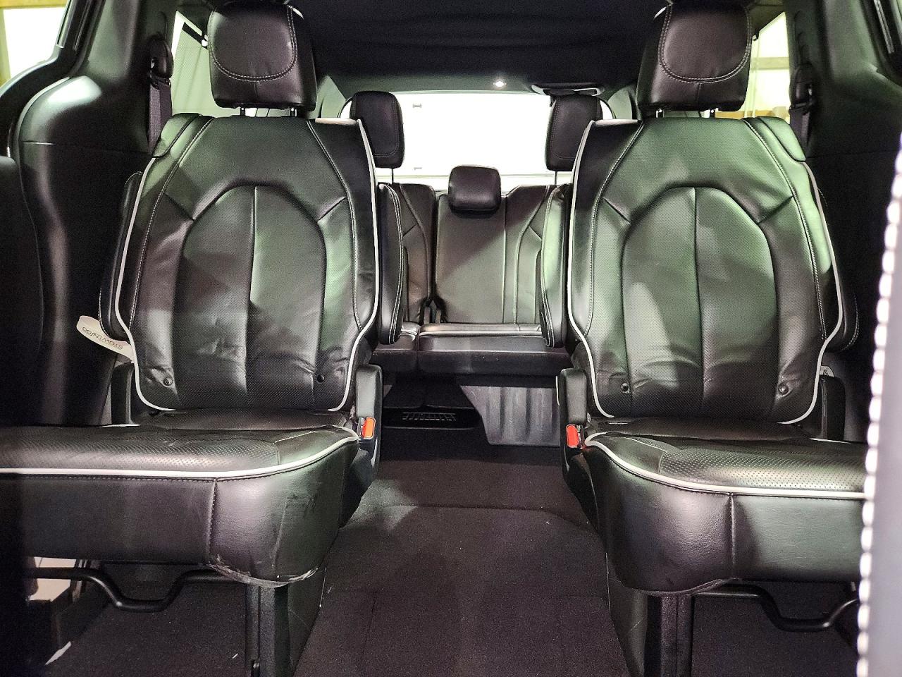 Chrysler Pacifica Limited