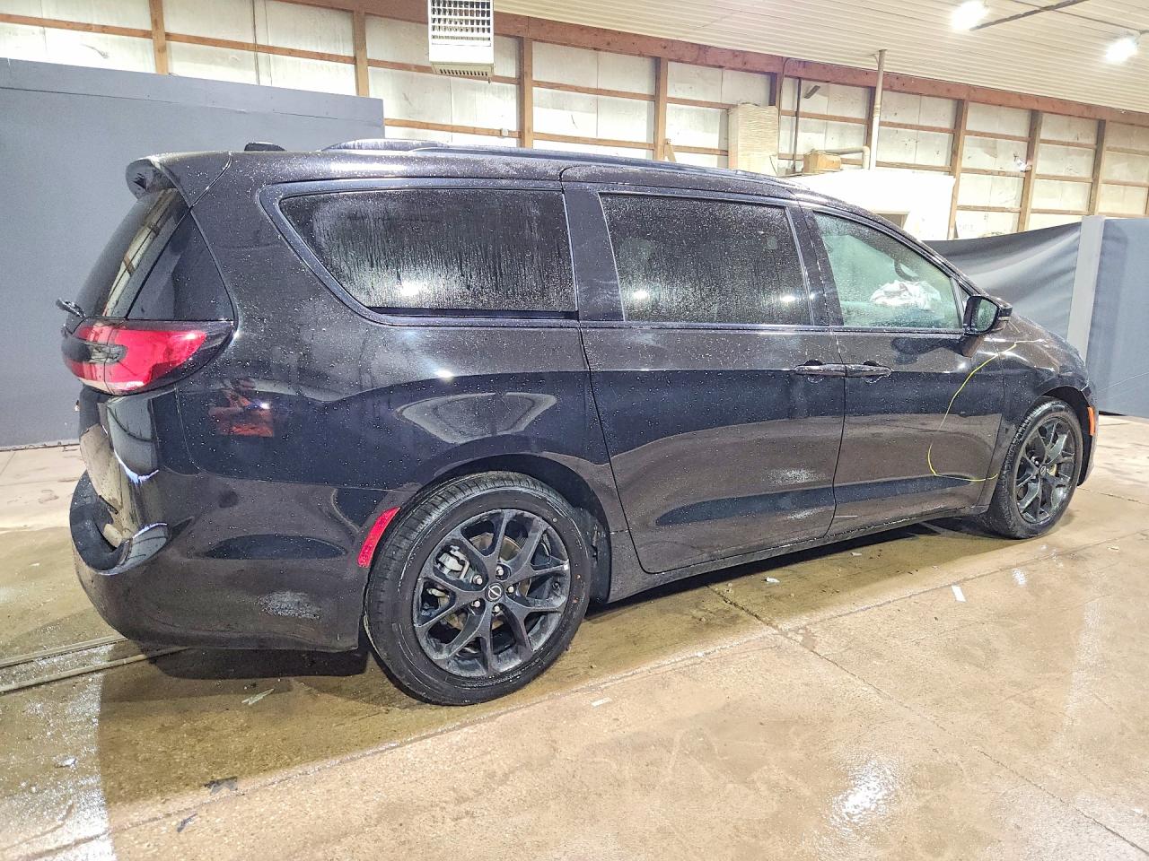 Chrysler Pacifica Limited