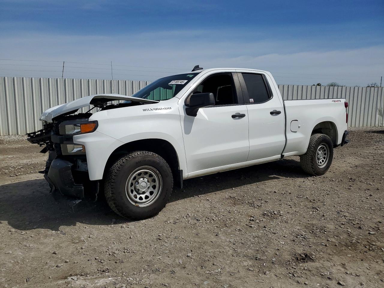 Salvage Chevrolet Silverado Image