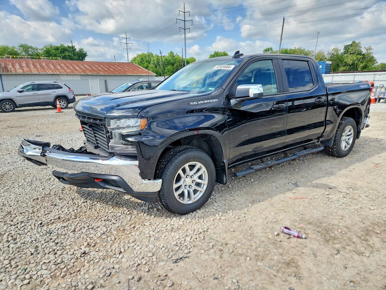 Salvage Chevrolet Silverado Image