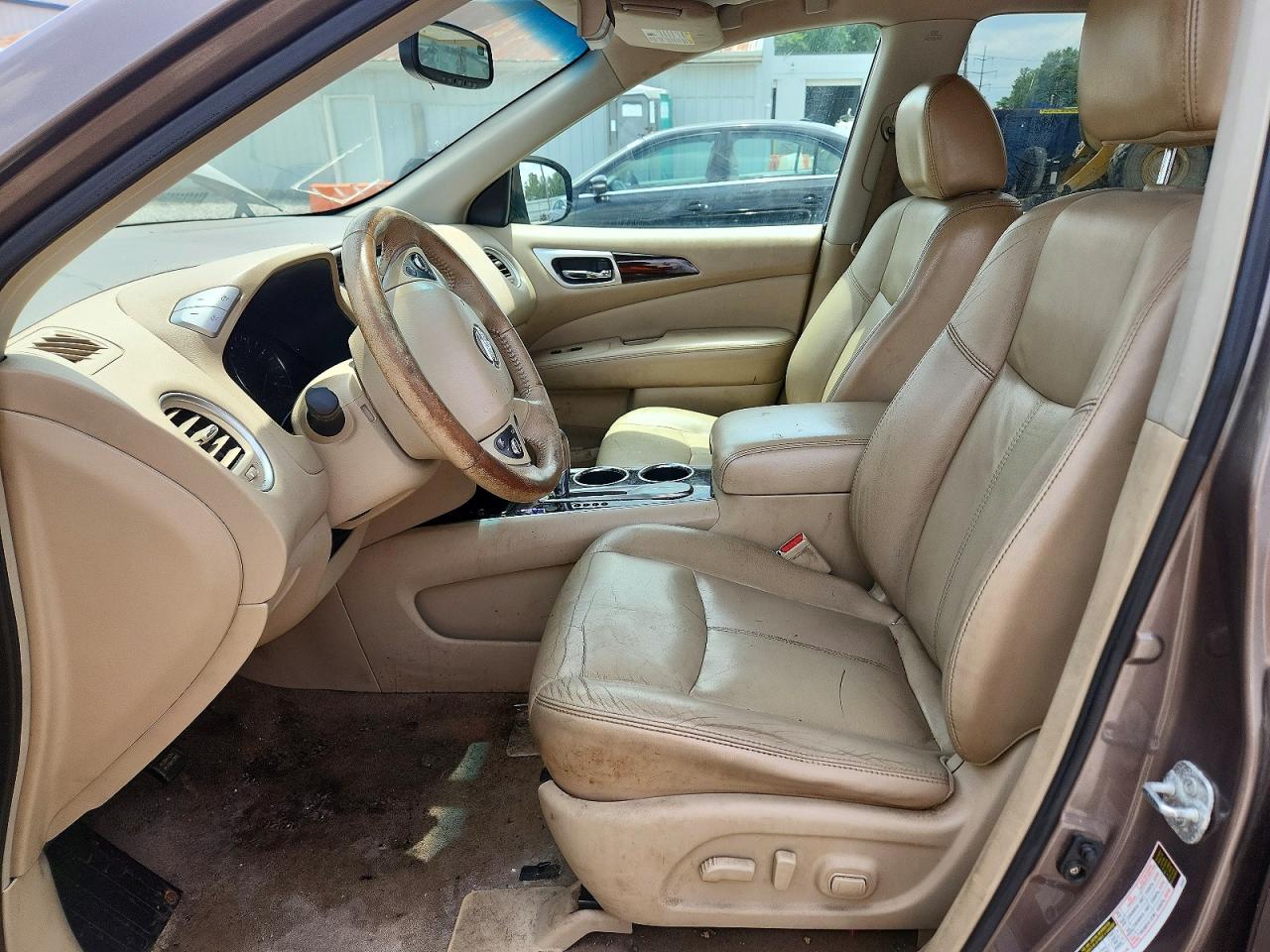 Nissan Pathfinder S
