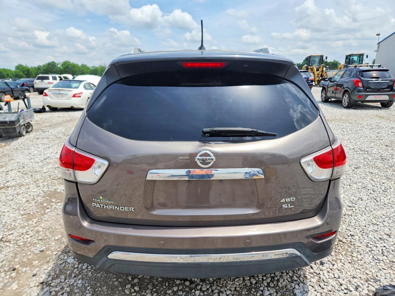Nissan Pathfinder S