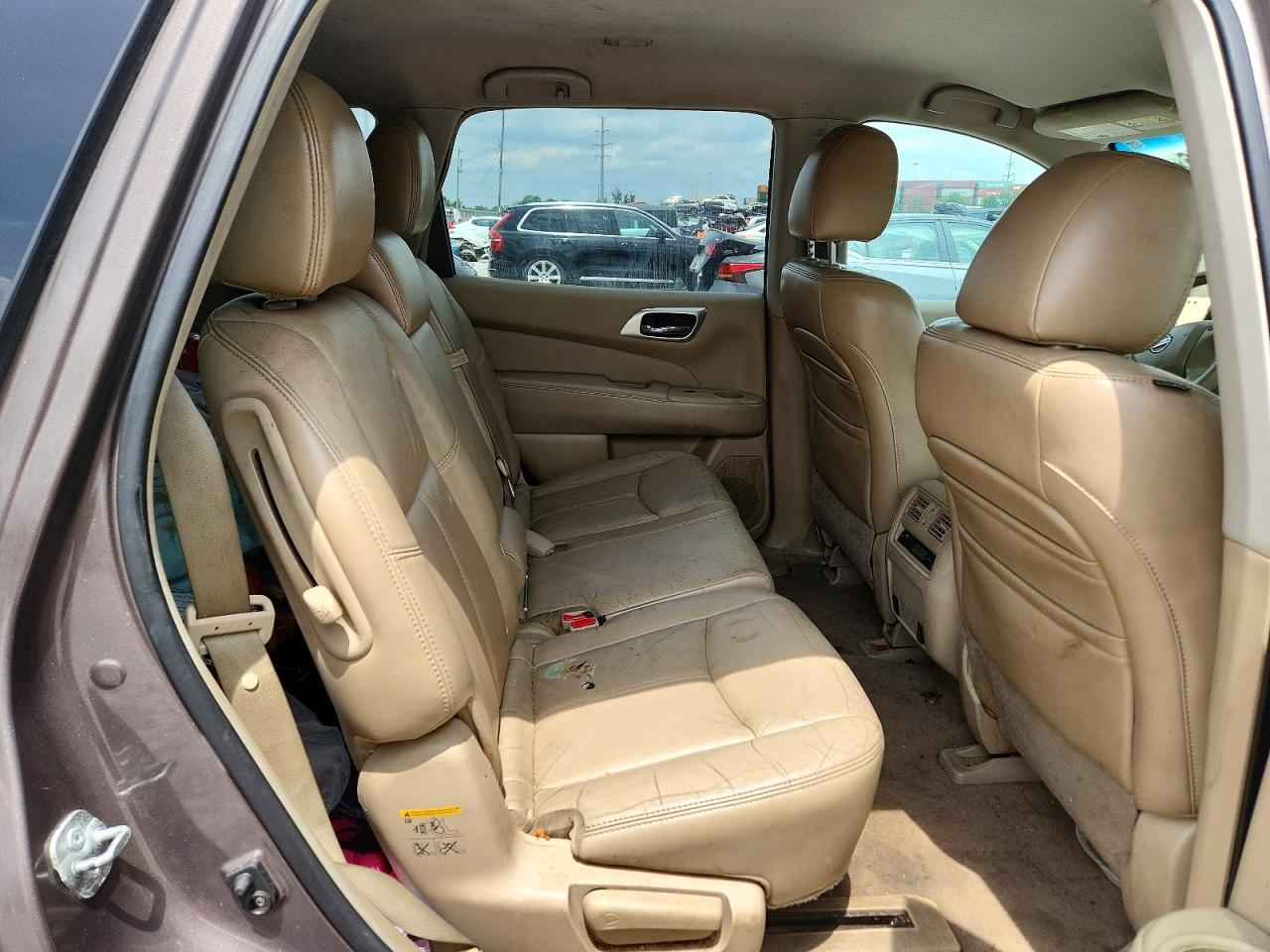 Nissan Pathfinder S