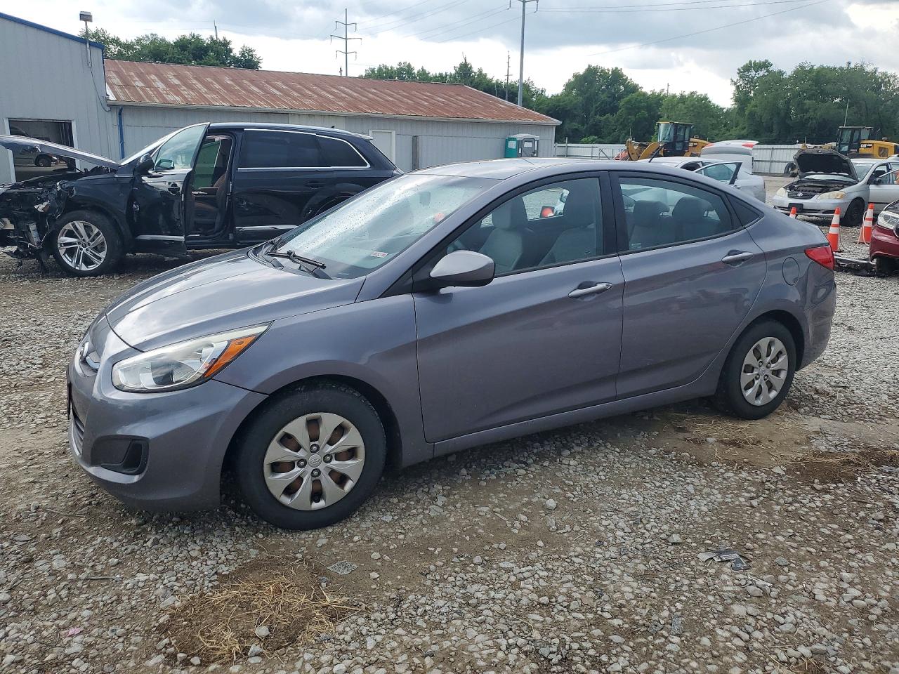 Salvage Hyundai ACCENT Image