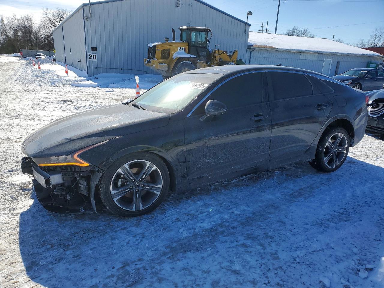 Salvage Kia K5 Image