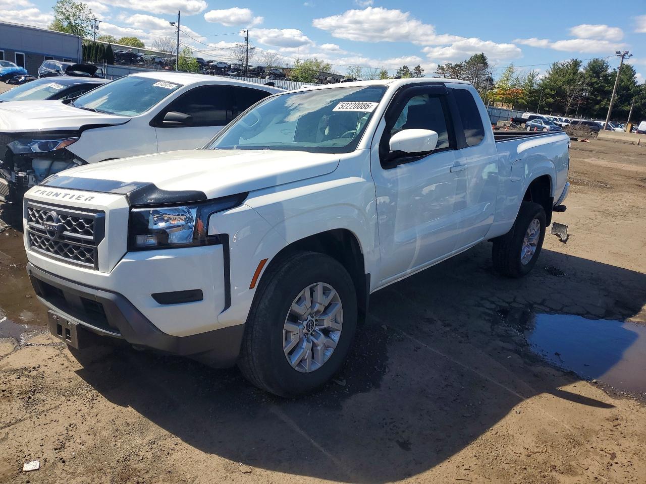 Salvage Nissan Frontier Image