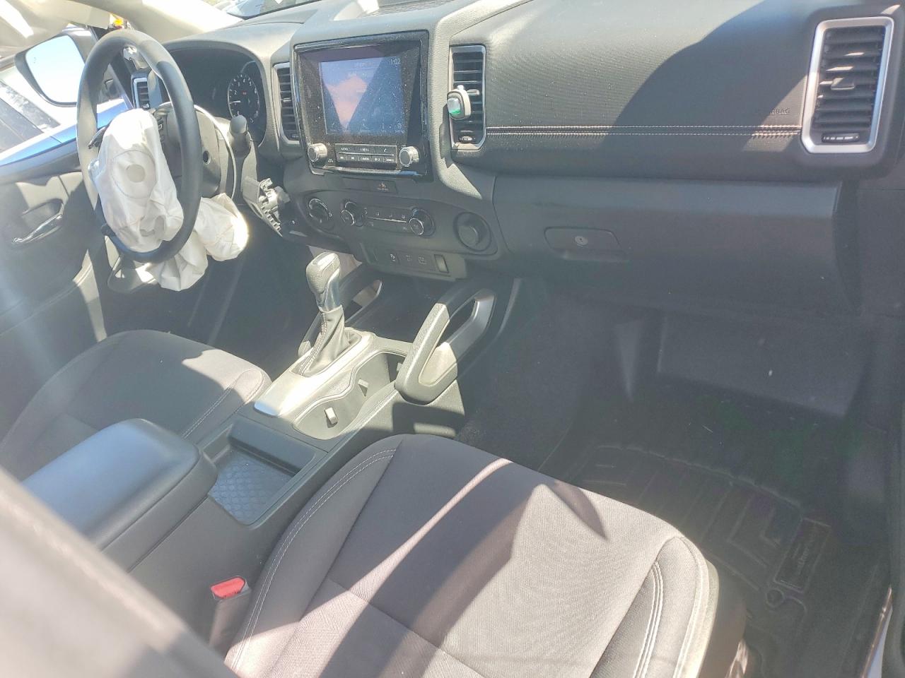Nissan Frontier Sv
