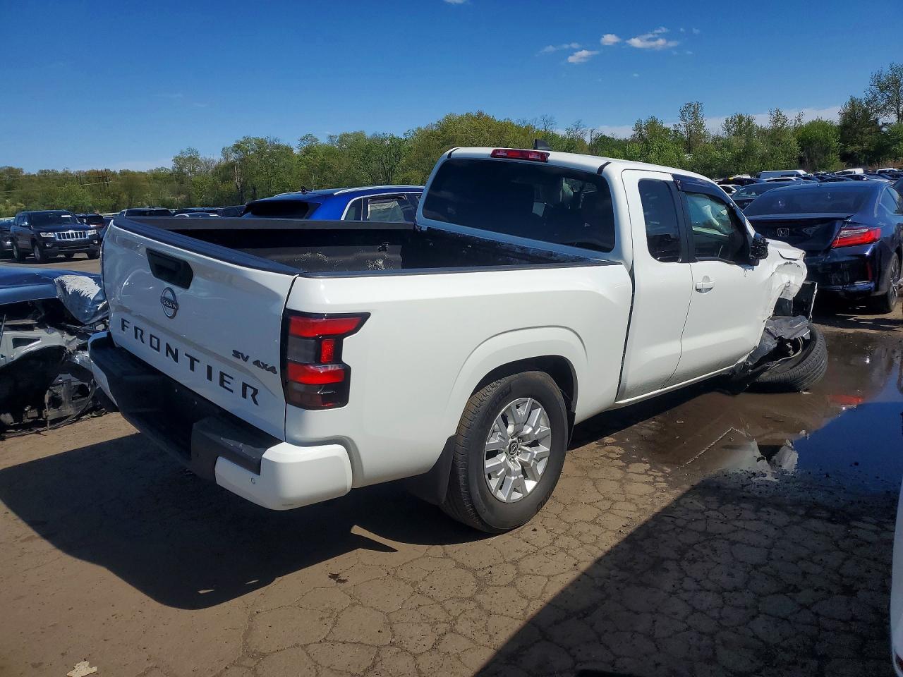 Nissan Frontier Sv