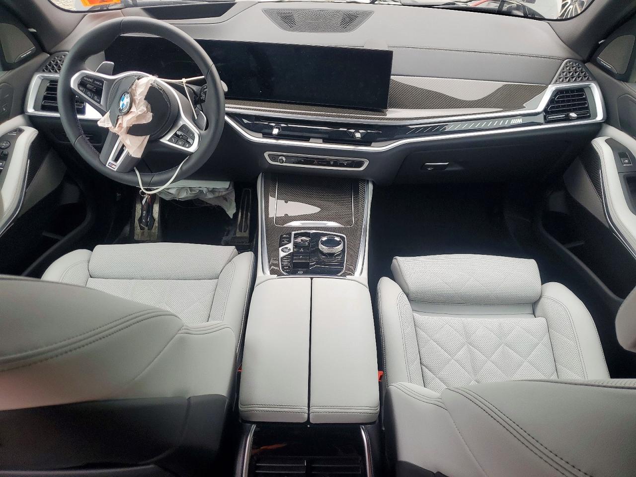BMW X Series M60i