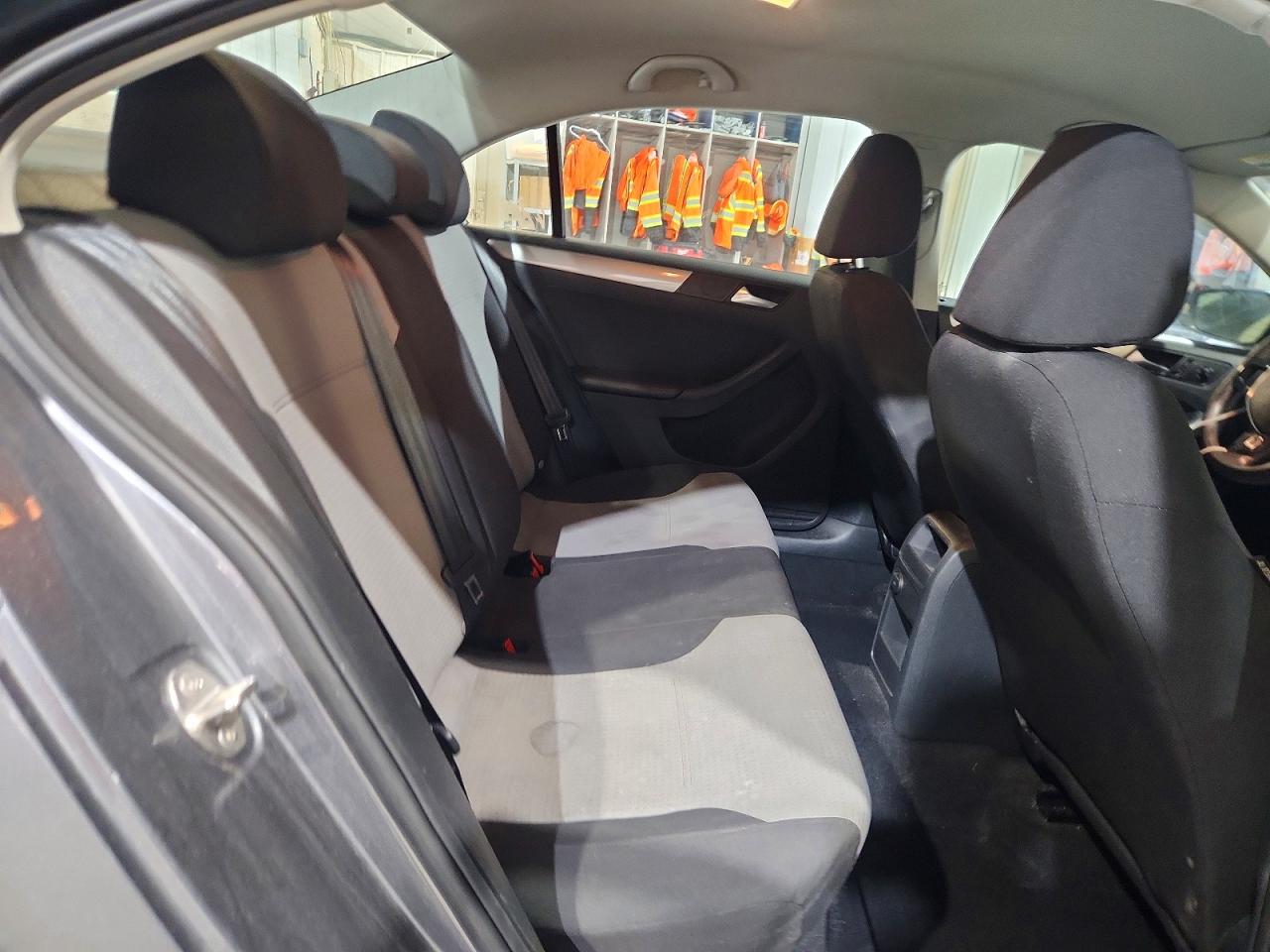 Volkswagen Jetta S