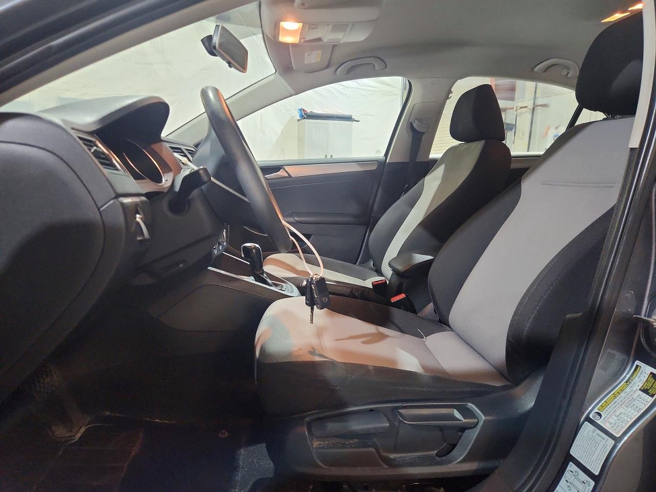 Volkswagen Jetta S
