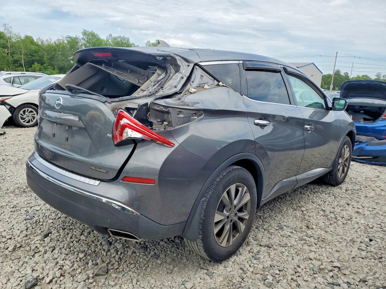 Nissan Murano S