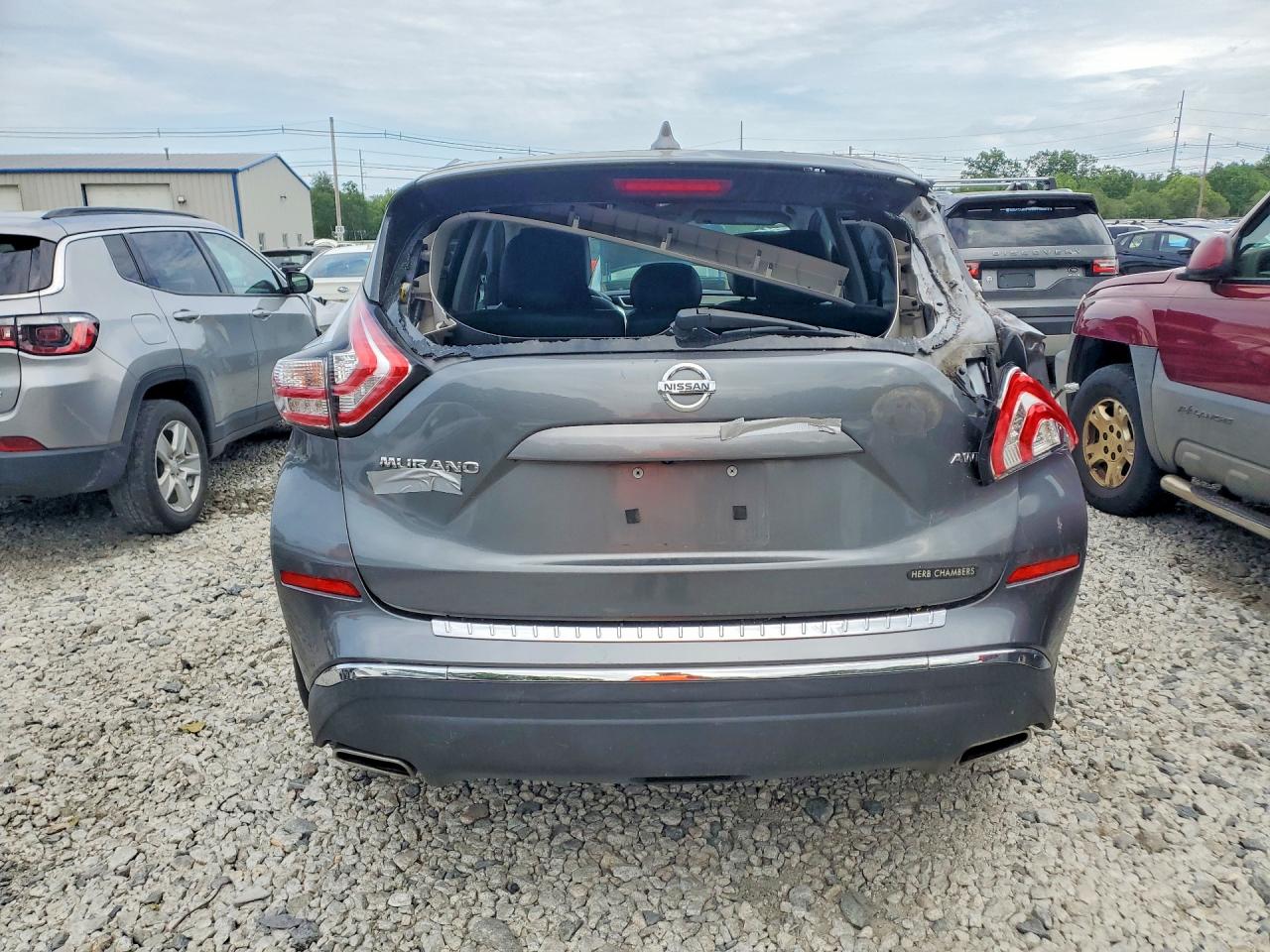 Nissan Murano S