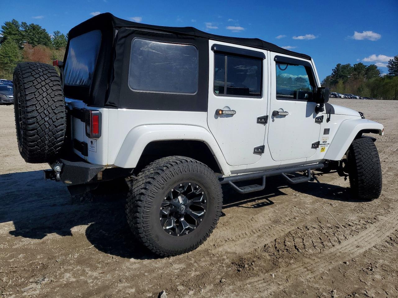 Jeep Wrangler Sahara