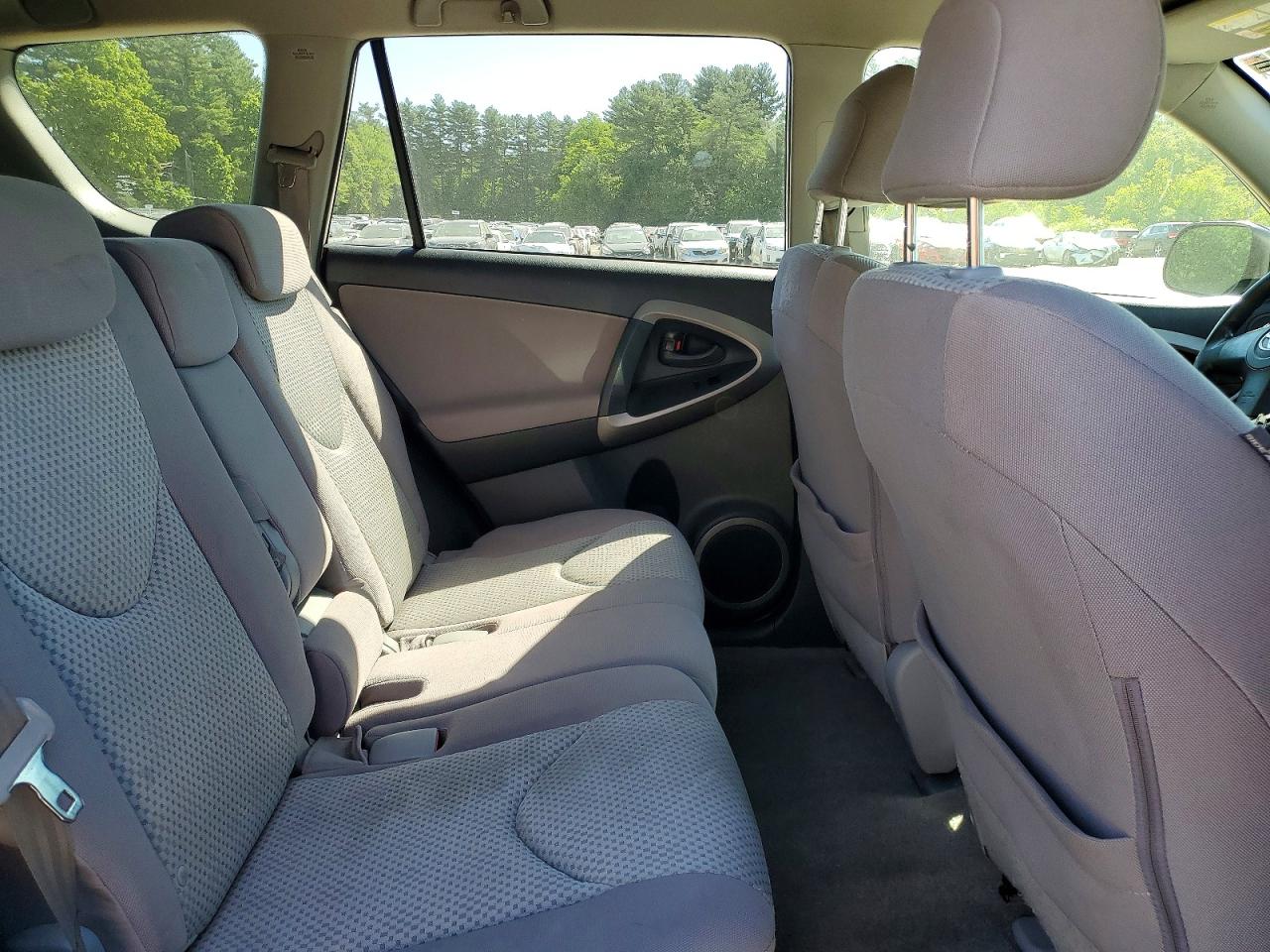 Toyota RAV4 Base