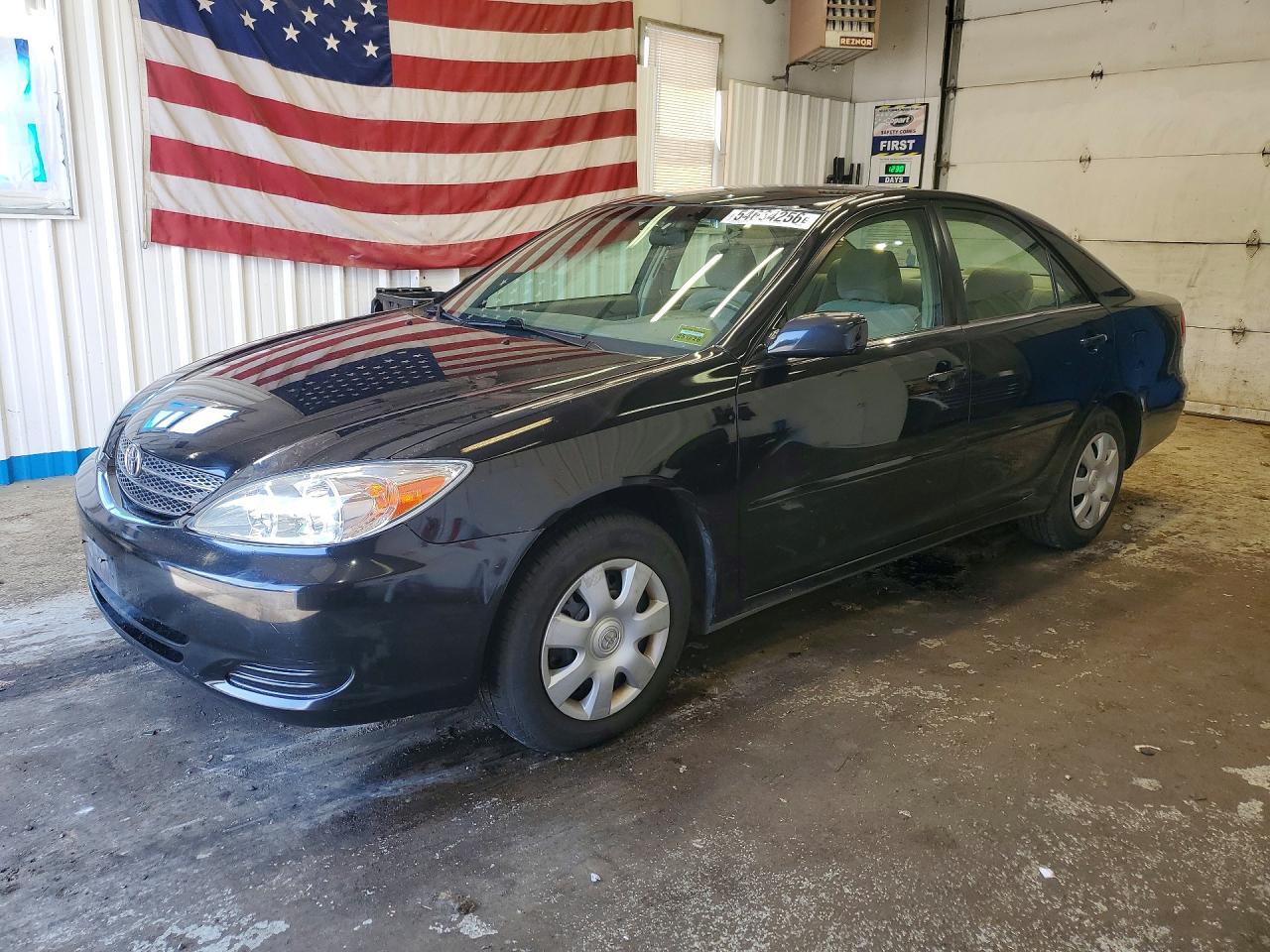 Salvage Toyota Camry Image