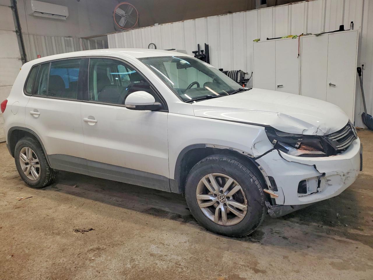 Volkswagen Tiguan S