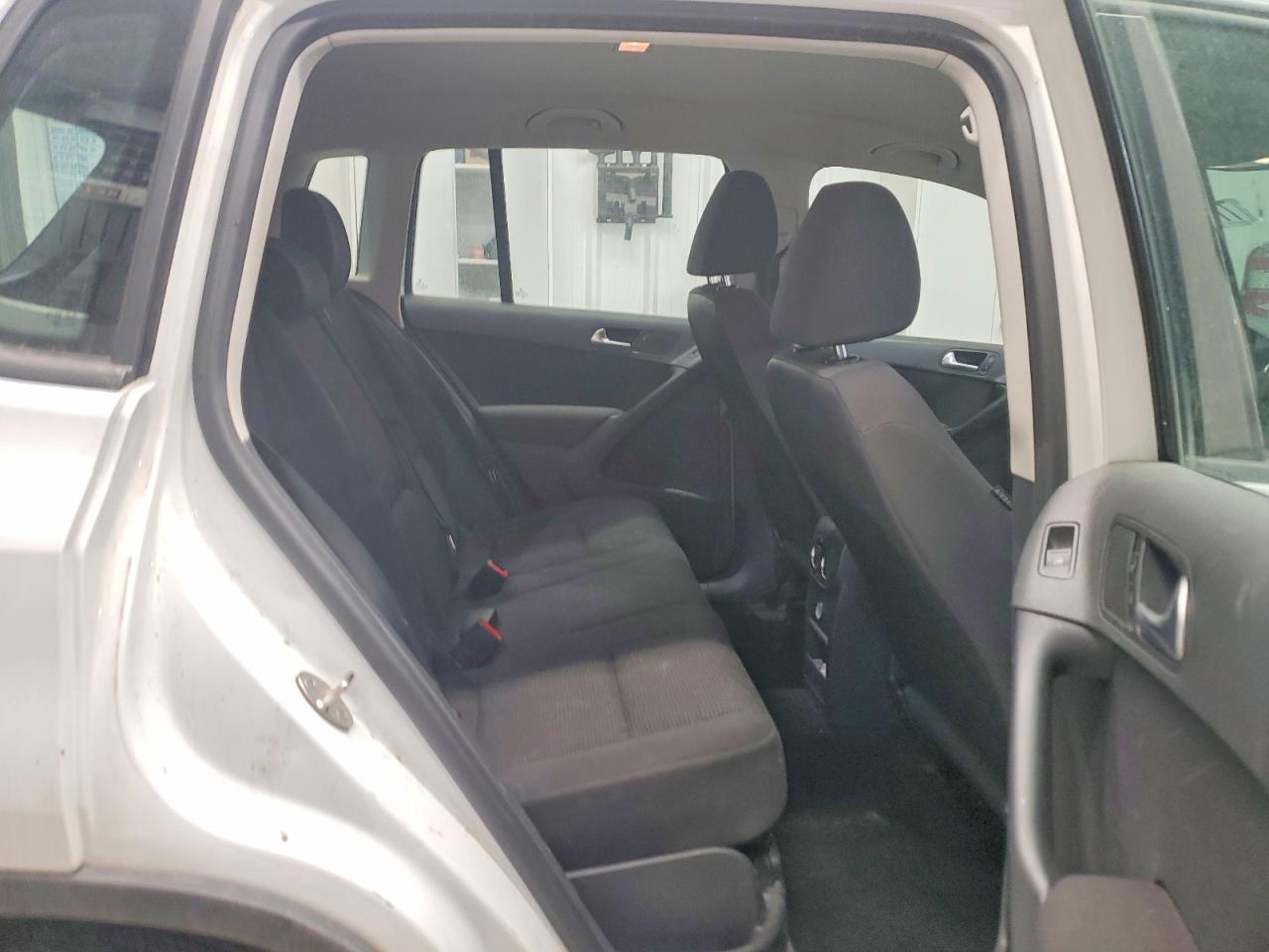 Volkswagen Tiguan S