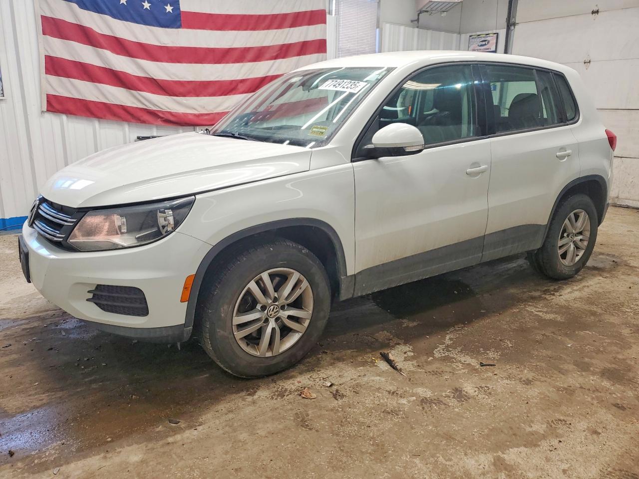 Salvage Volkswagen Tiguan Image