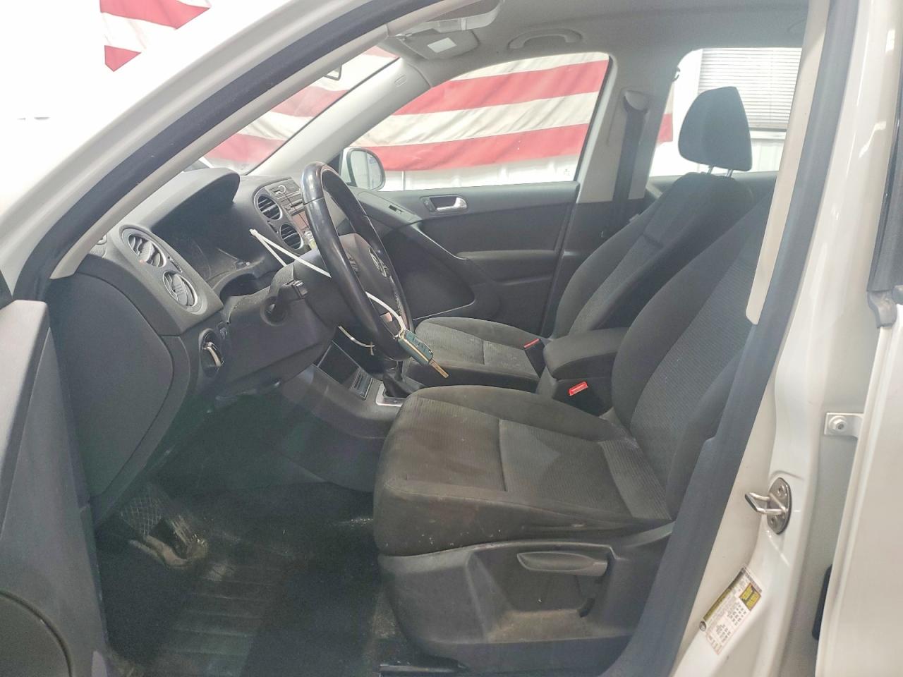 Volkswagen Tiguan S