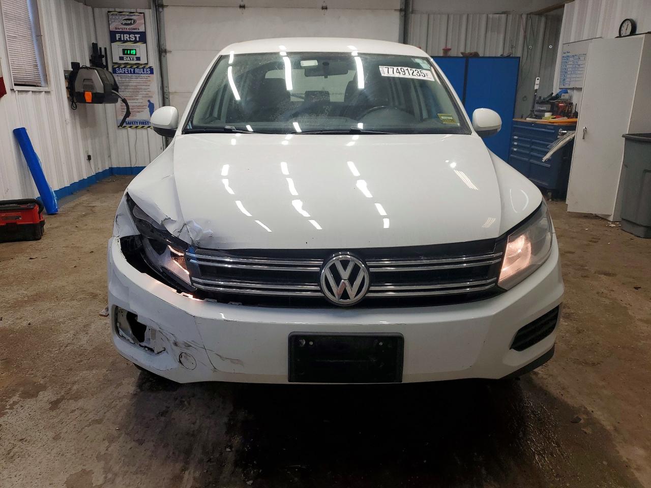 Volkswagen Tiguan S