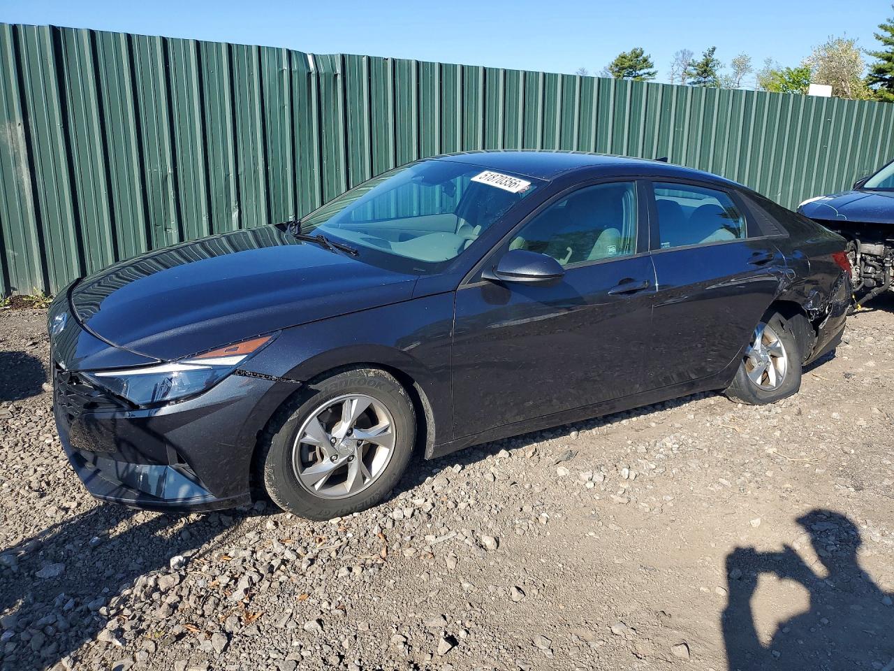 Salvage Hyundai ELANTRA Image