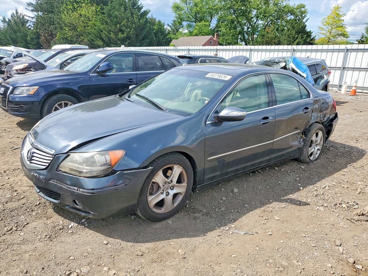 Salvage Acura RL Image