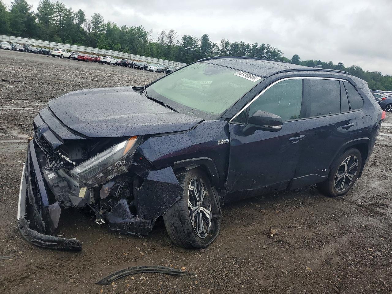 Salvage Toyota RAV4 Image