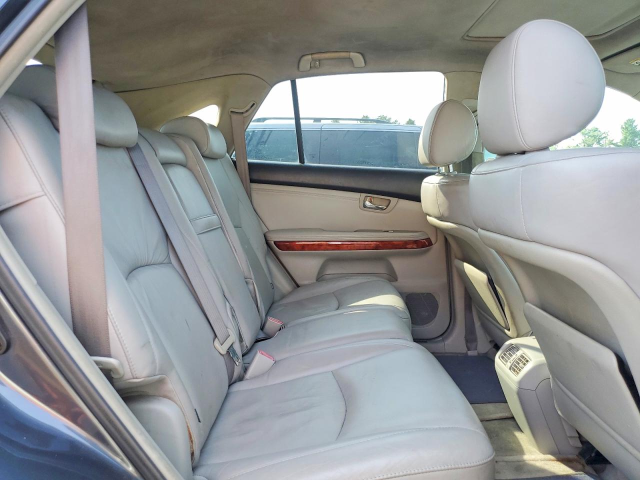 Lexus RX Base