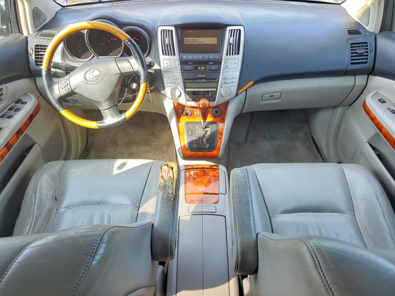 Lexus RX Base