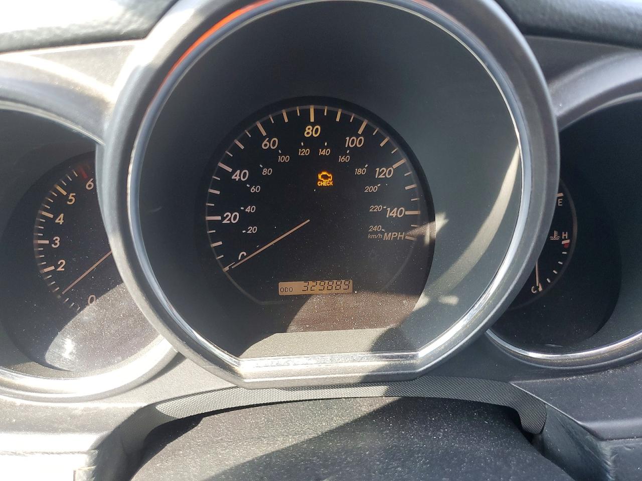 Lexus RX Base