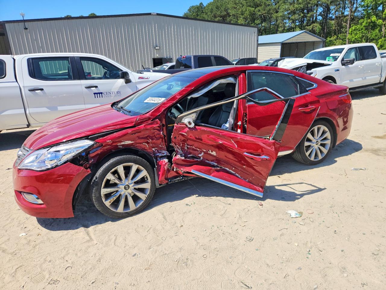 Salvage Hyundai Azera Image