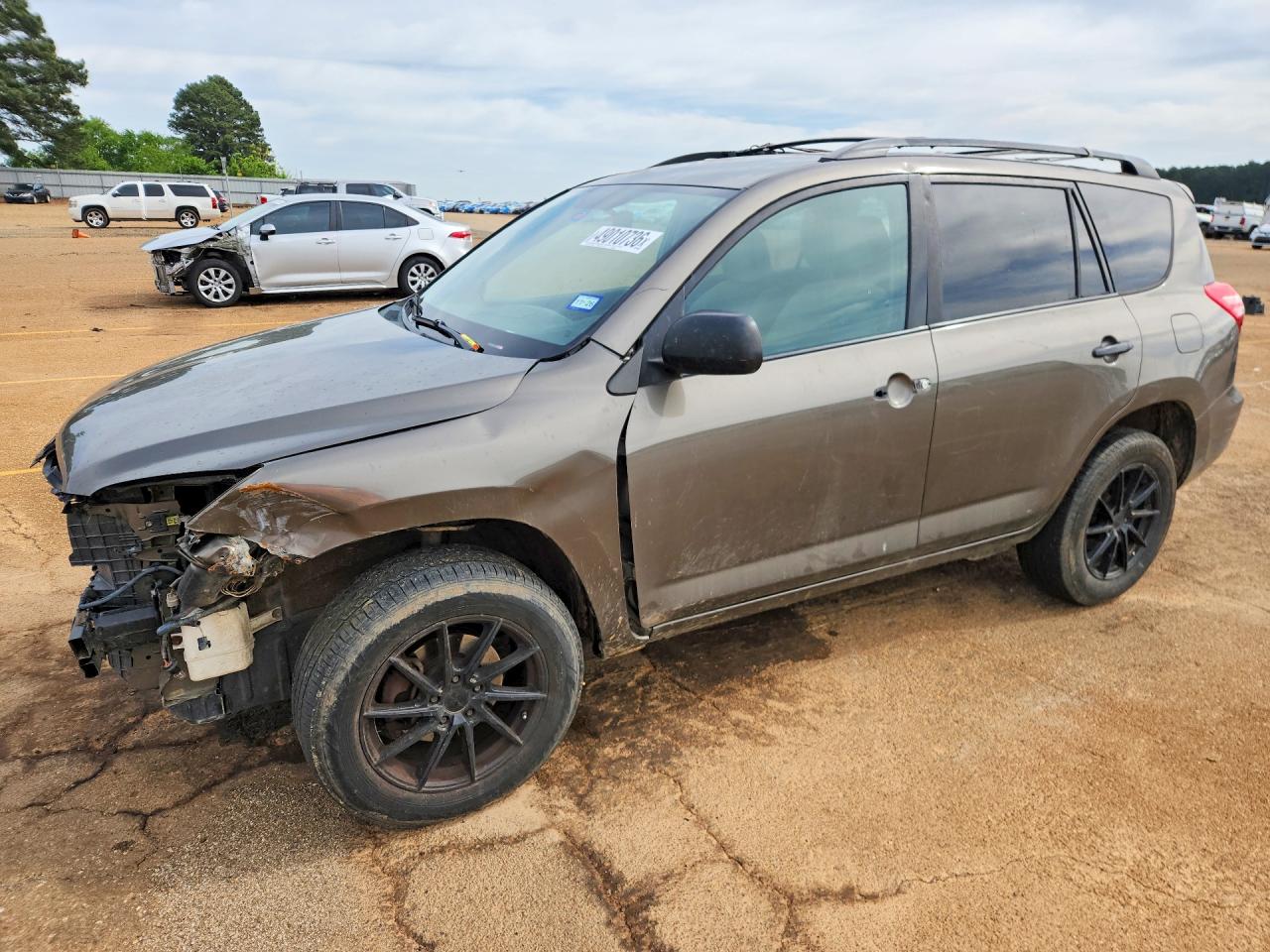 Salvage Toyota RAV4 Image