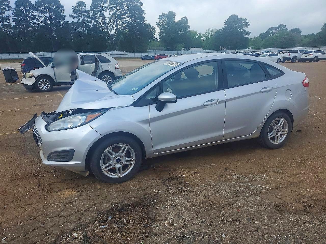 Salvage Ford Fiesta Image