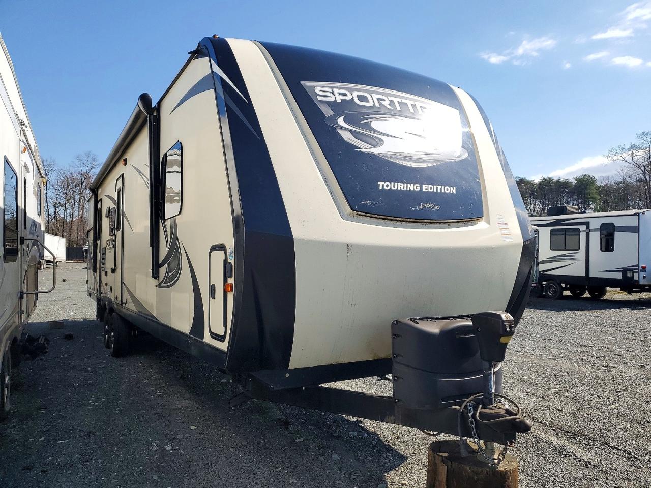 Salvage Kz-rv Sporttrek Image