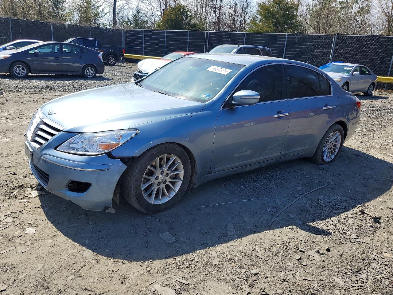 Salvage Hyundai Genesis Image